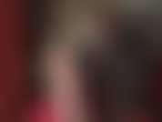 Parfaite de la tête aux pieds - adorez les pieds nus de la maîtresse vivian dans des talons à lanières, et jusqu'à ses longues jambes nues et son cul jusqu'à un teddy en chaîne de cuir sexy.