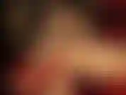 Maîtresse vivian frotte un gode blanc partout et le piège entre sa longue jambe incroyable dans cette belle paire de bas gris à coutures fausses, de collants à motifs, de gants en satin et de talons aiguilles.