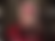 L'amatrice des jambes est séduite par une lente taquinerie sensuelle et sexy des incroyables jambes croisées en collants et des jolis pieds en nylon de la maîtresse.