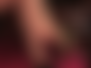 Collants, talons hauts pendants, jeu de chaussures, fétichisme des pieds, fétichisme des jambes croisées - taquinée par le balancement sexy de la maîtresse vivian, le gros orteil tenant à peine la chaussure avant de taquiner ta bite douloureuse.