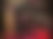 Body en nylon noir opaque et cuir - comme une méchante sexy, maîtresse vivian est habillée d'une combinaison noire et de gants en cuir, d'un corset et de bottes exigeant l'adoration.