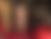 J'adore les talons hauts et les jambes en nylon, avec des mules sexy et des talons aiguilles extra hauts.