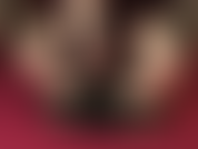 Pieds nus, voûtes plantaires hautes, orteils peints en rouge, peeptoes, heeljob, handjob, footjob - traite de bite avec talons, gants, mains et pieds dans ce clip rare avec des ongles de pieds peints.