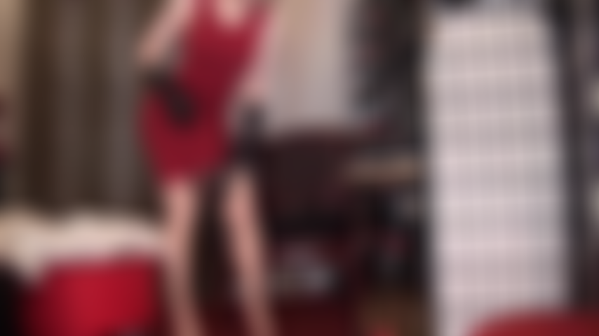 Trevor est le nom de la plus grosse bite noire de maîtresse vivian. C'est le devoir d'une salope efféminée de satisfaire trevor et maîtresse vivian comme elle le désire. Je sais que tu feras de ton mieux pour sucer cette grosse bite noire et atteindre sa délicieuse giclée de sperme.