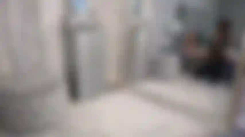 25 Des cuissardes à talons cm, des jarretières en latex et un soutien-gorge.