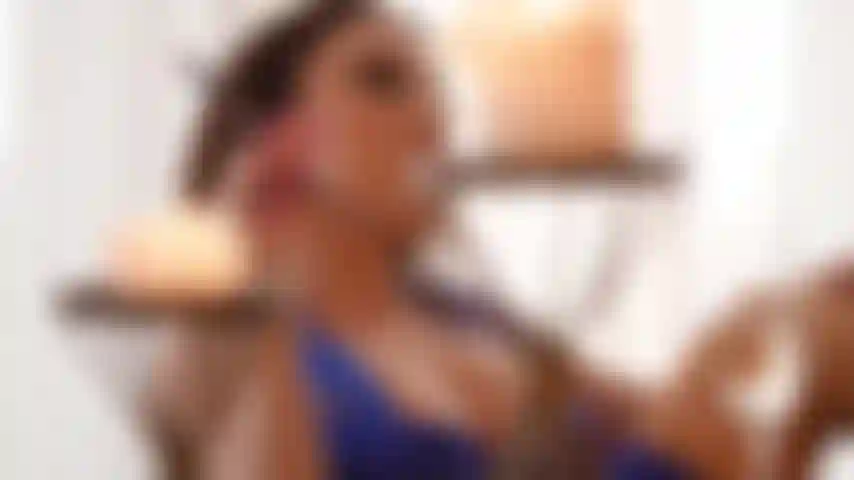 Lingerie, bas nylon et smoke tease.