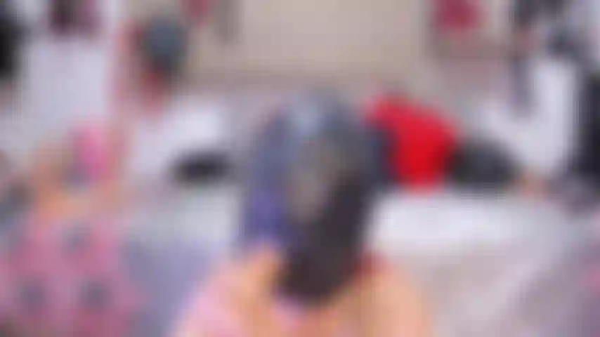 Deepthroat excitée et mouillée d'anal.