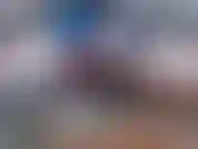 Squirt en culotte rouge.