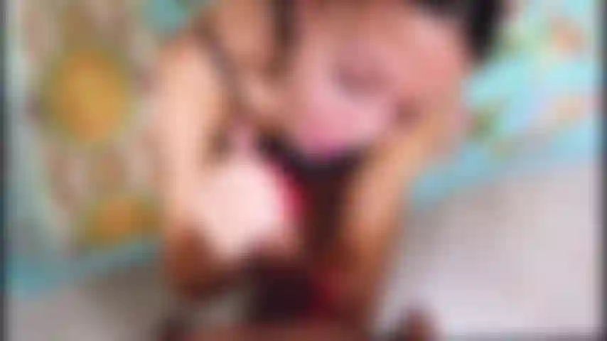 Une pipe pov garçon/fille et une putain de chatte. Du sperme sur mon visage. Faciale.