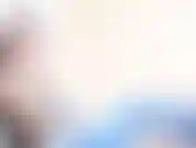 Je fume dans un jean bleu serré, sans vidéo fétichiste de la fumée nue. Molly en jean moulant.