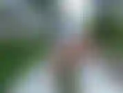 Footfetish outdoor. Les pieds et la chatte, espionne molly s'amusant au parc fhd 60fps.