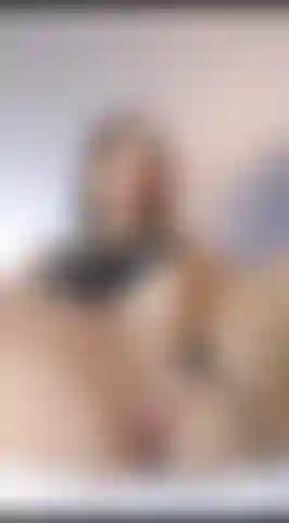 Baise ma jolie chatte humide.