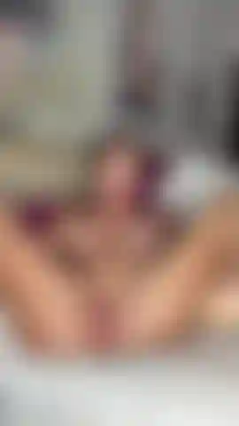 Jeu de chatte nue.