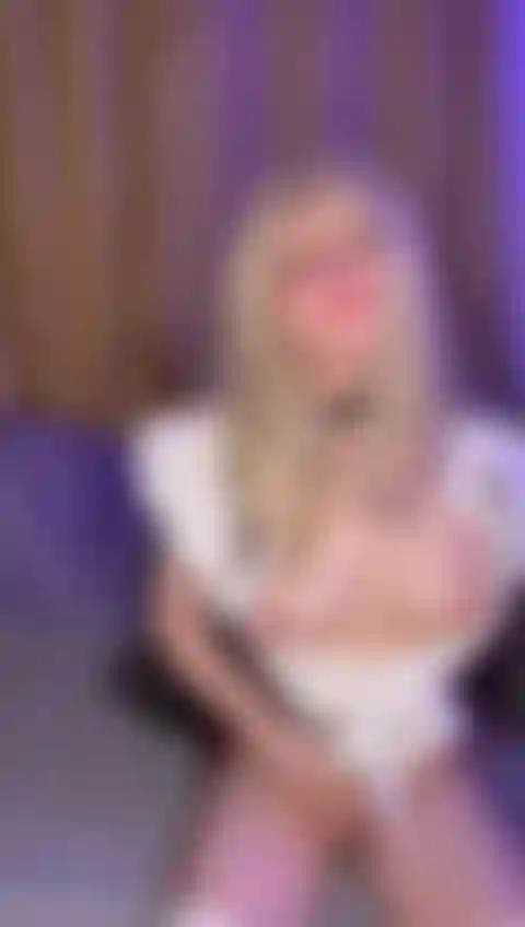 Annie seins et taquine.