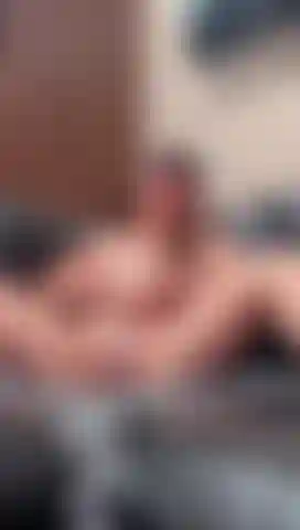 Quand tu enlèves tes vêtements, le silence crie plus fort que n'importe quel mot.