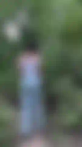 Thong sur un sentier de randonnée estivale difficile à battre.