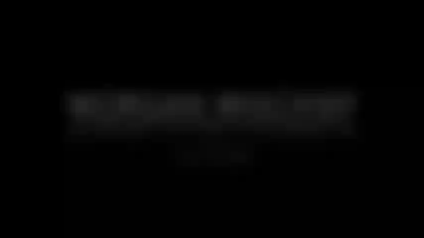 Dégoulinant et frottant de lotion sur mes beaux seins !