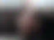 Morgan doigte sa chatte humide et frotte son clitoris jusqu'à ce qu'elle jouisse.