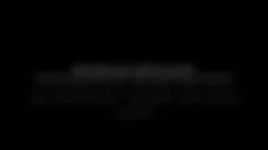 Cette secrétaire coquine fera tout pour que son patron soit heureux !