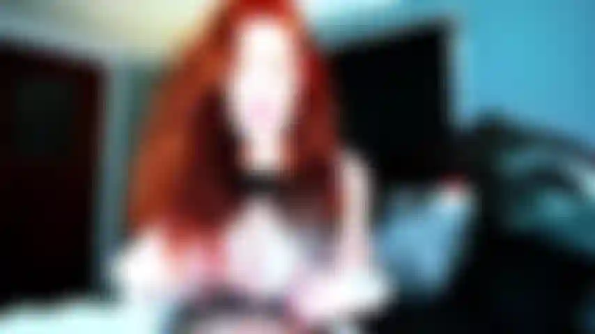 Suceuse de gode avec beaucoup de crachats.