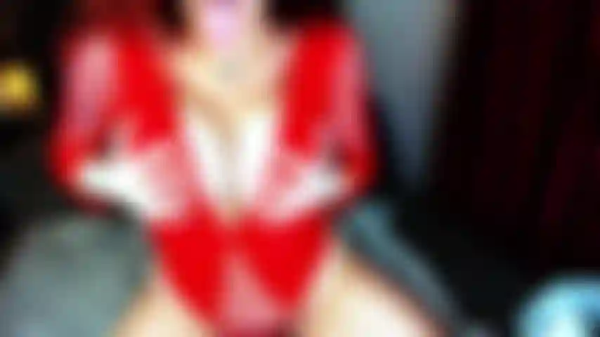 Les seins jouent, crachent, frappent et tremblent.....