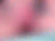 Regarde-moi gifler cette chatte avec ma culotte sexy, te taquiner avec mon gingembre et mes grosses lèvres de chatte. Avec ma chatte toute gonflée, je n'en ai pas assez alors je baise mon petit trou jusqu'à ce que je jouisse.