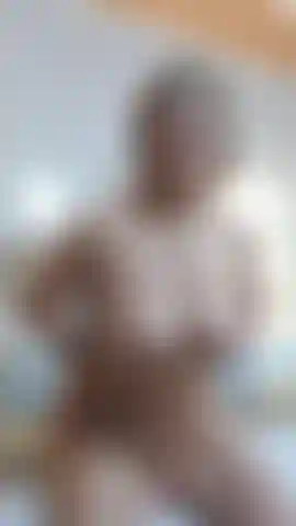 Je veux chevaucher ta bite comme ça.