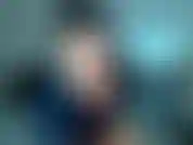 L'officier lindsay est de service et se sent très excité. Je t'emmènerai pour une fouille à nu si tu as de la chance.