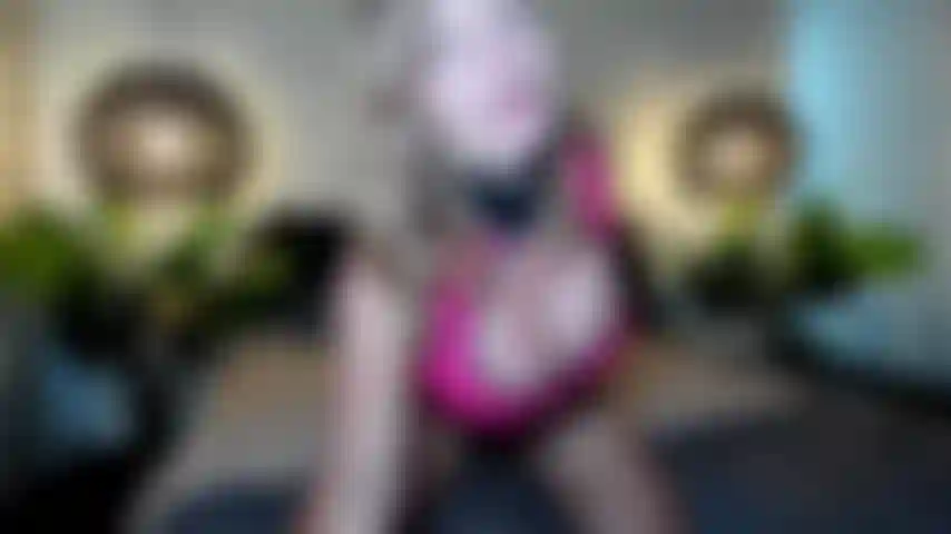 L'obsession des seins en latex vous ruine, vous et votre compte bancaire. Mes seins te contrôleront, toi et toute ta vie, et tu me remercieras. Adore-les; ils sont vos propriétaires.