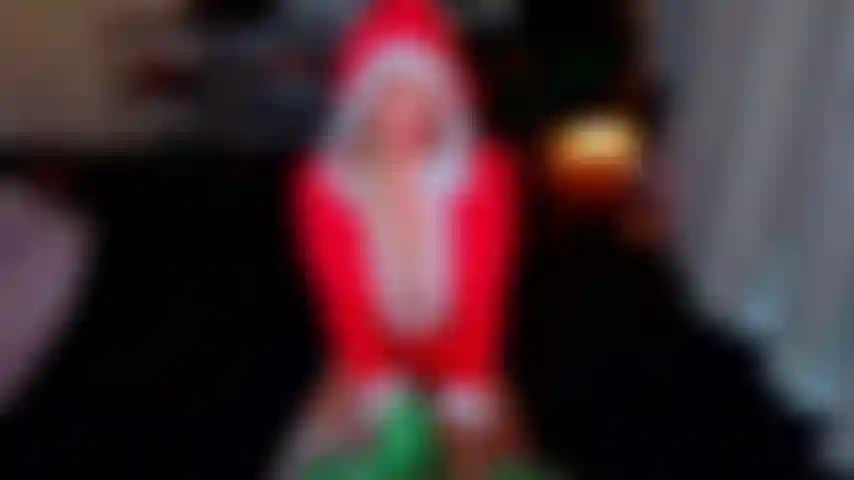 Lap dance for SantaI climbed onto Santas lap think you could handle me too? Dancing on your lap, teasing your cock before I ride you and cum all over you.