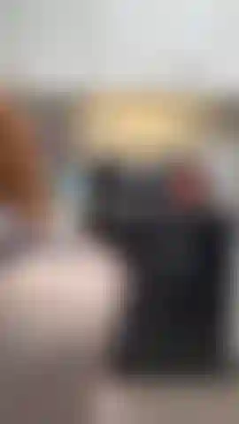 Une cuisine sexy en string et tablier pov se salissant.