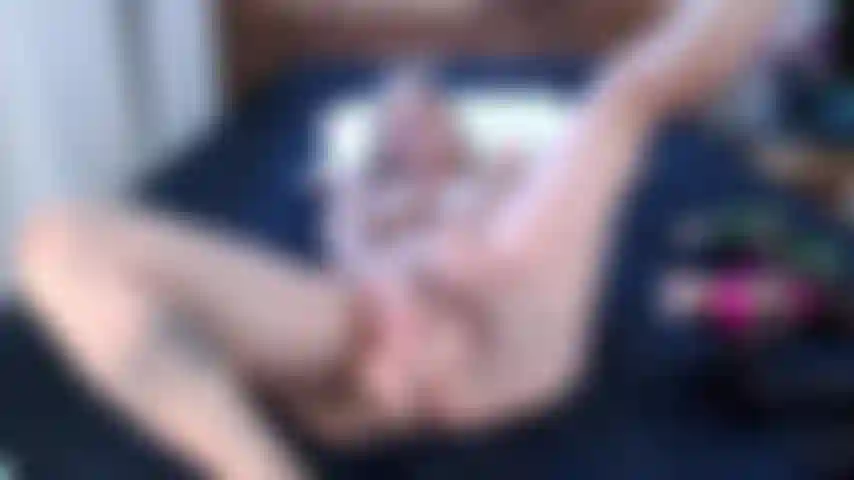 4. Ma belle-mère joue avec le cul.