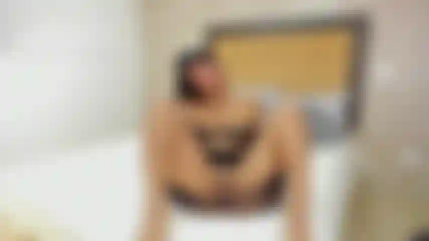 Un cul et une chatte.