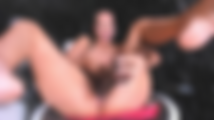 Mon vagin est très juteux pour me baiser.