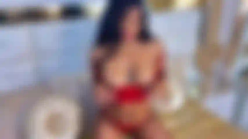 Votre colombienne sexy avec un beau cul et des seins.