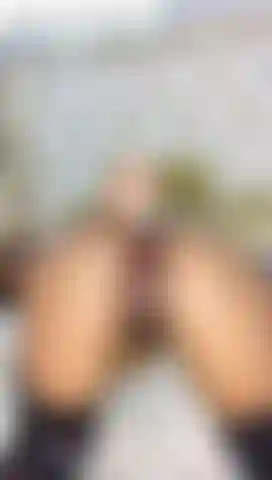 Deep anal, regarde-moi creuser sur mon gros cul.