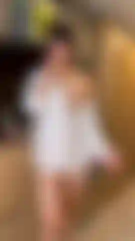 Veux-tu manger le dessert en premier ? Mes jambes sont déjà ouvertes pour toi.