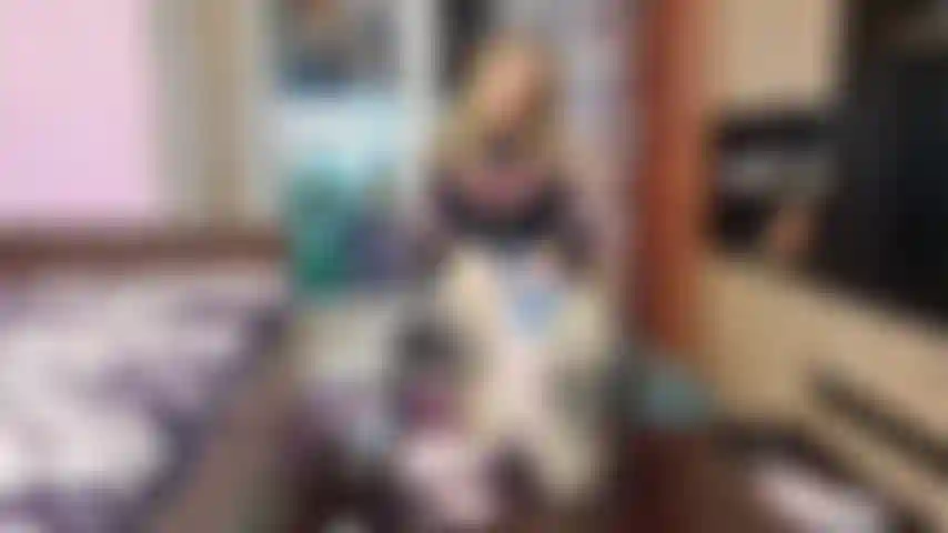 Fétichiste des baskets, des semelles et des jeans.