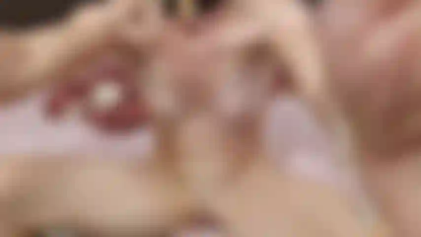 Fétichiste du nez de cochon, baise de chatte avec un gode.