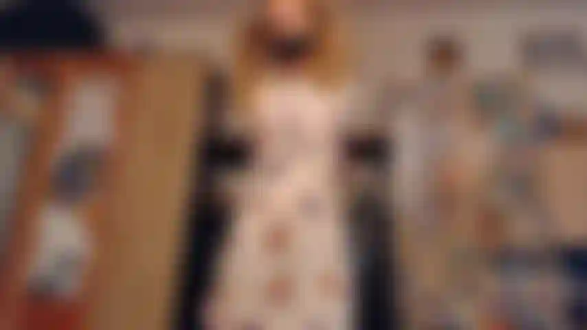 Bondage, fétichiste du tablier, tape gag, en difficulté.