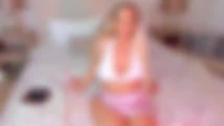 Dure journée de travail bb jeu de rôle suceuse, chevauchée, missionnaire.