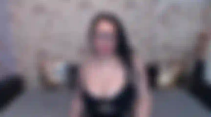 J'aime le sexe sauvage donc j'aime remplir mes trous en te chevauchant, en levrette et en te laissant prendre tout le plaisir de regarder mes seins rebondissants, en gorge profonde et en la prenant au fond de ma chatte et en me donnant ton h.