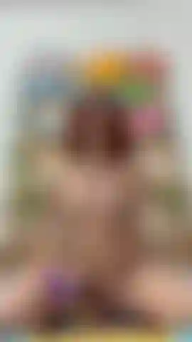 Je jouis avec l'aide de mon gode.