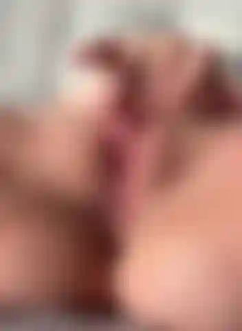 J'ai eu des orgasmes intenses en jouant avec ma chatte.