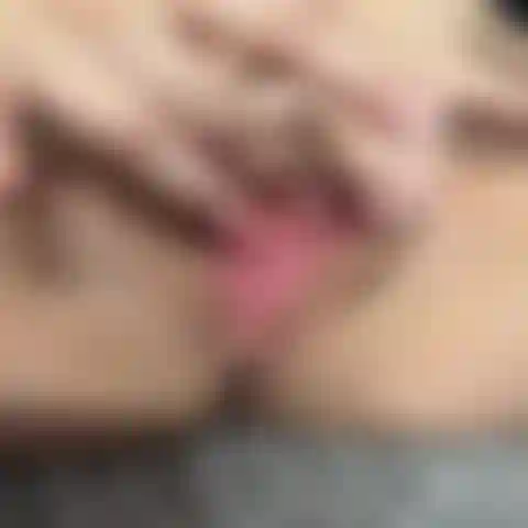 J'ai filmé cette vidéo de très près, vous pouvez ainsi voir ma chatte en très haute définition.