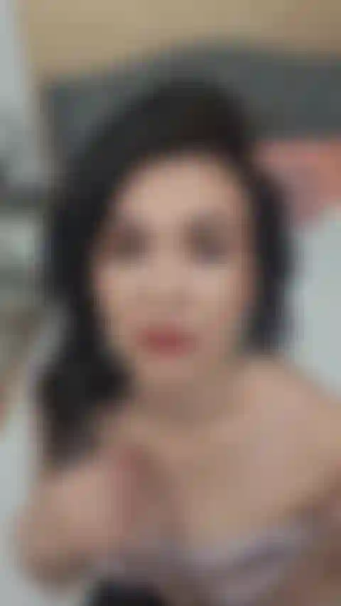 J'ai besoin de toi et je te veux nue entre mes jambes en ce moment.