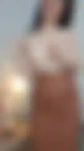 Secrétaire coquine qui se doigte.