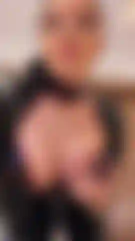 Séduction latex (asmr).