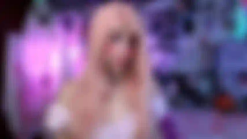 Je suis ta poupée, utilise-moi.