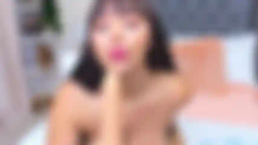 Ta fille préférée, elle adore se faire jouir sur la bouche et les seins.